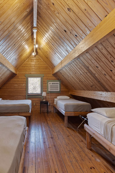Loft-area-with-4-beds.jpg